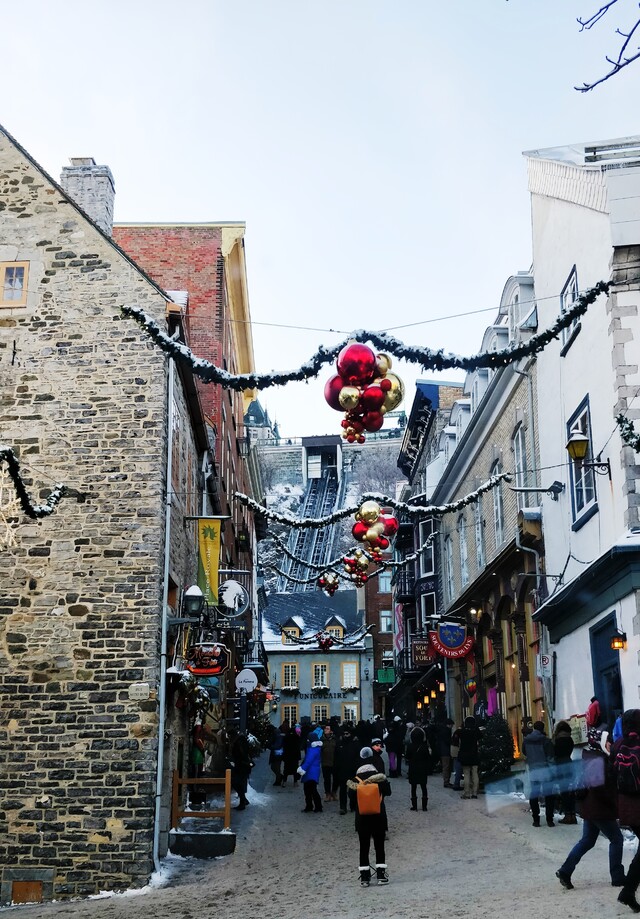 2018-12-30  -  Funicular, Quebec City, QC