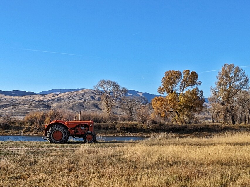 2024-10-26  -  Edgewater Farms, US-287, Townsend, MT