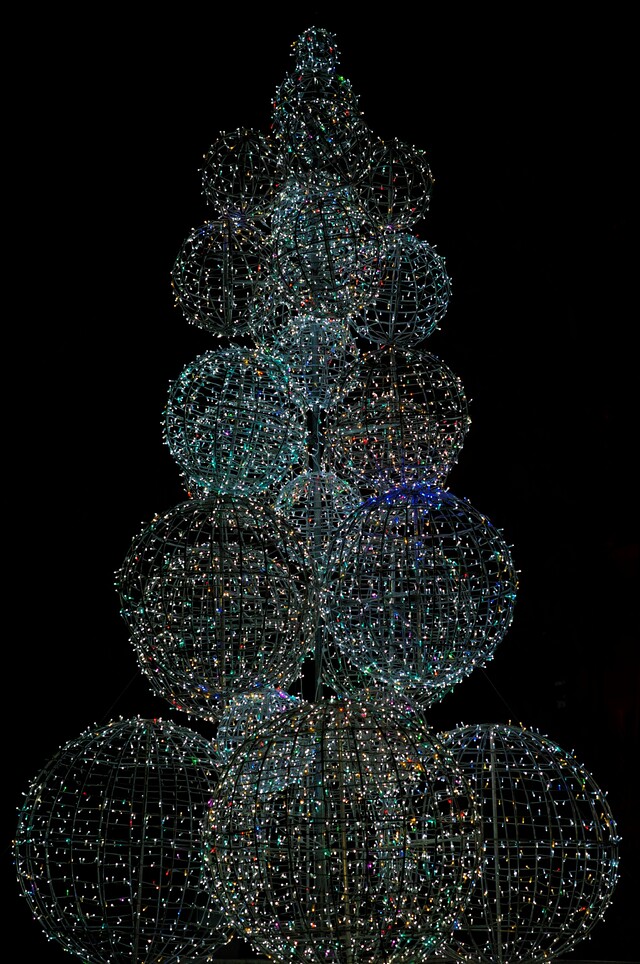 2025-12-24 - Christmas Decor at the Sheraton Mall, Barbados